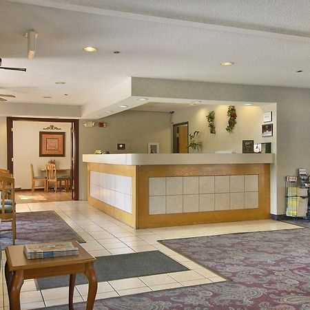Baymont By Wyndham Muskegon Hotel Dalaman gambar