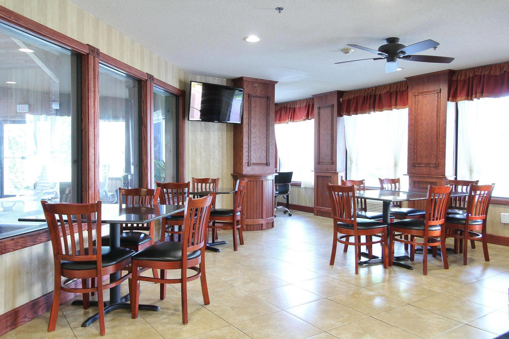 Baymont By Wyndham Muskegon Hotel Luaran gambar